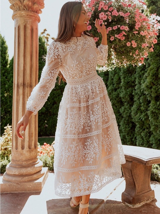 Ivy City Co Dresses & Skirts - Ivy City Co Sicily Dress in Champagne Lining 2X